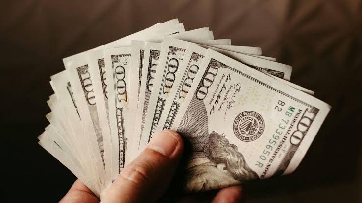 Precio del dólar y metales