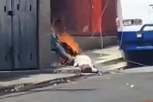 Abuelita y su nieto mueren electrocutados por un cable suelto en la calle