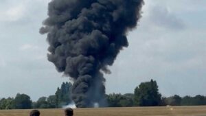 Choque de avionetas provoca incendio en aeropuerto de Montana 
