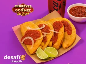 Critican venta de tacos de canasta en Cinépolis