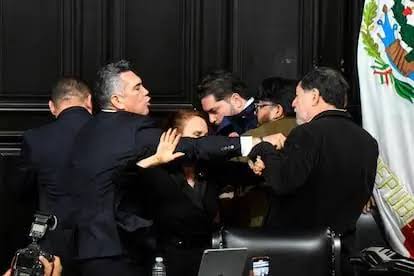 Corrido a Alito Moreno se vuelve viral tras altercado con Fernández Noroña en el Senado
