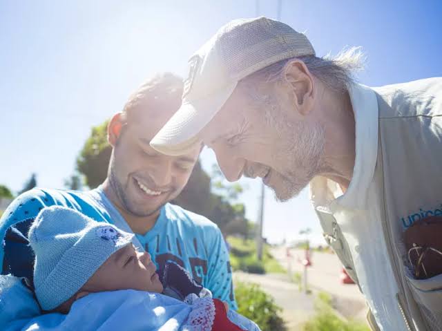Liam Neeson refuerza su compromiso solidario junto a UNICEF