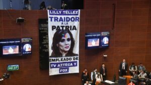 ¿Por qué acusan a Lilly Téllez de “traición a la patria”?