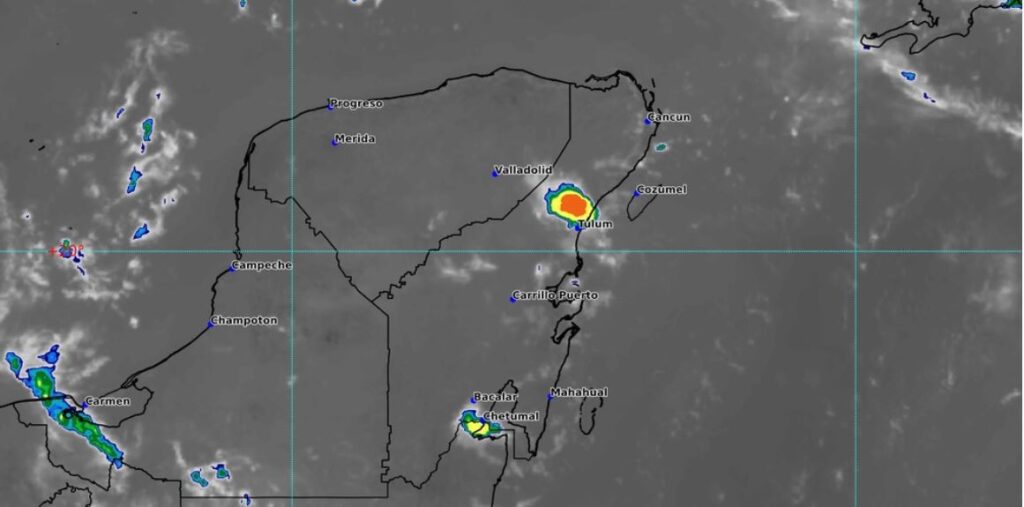 Clima hoy en Cancún y Quintana Roo: Intervalos de chubascos con descargas eléctricas