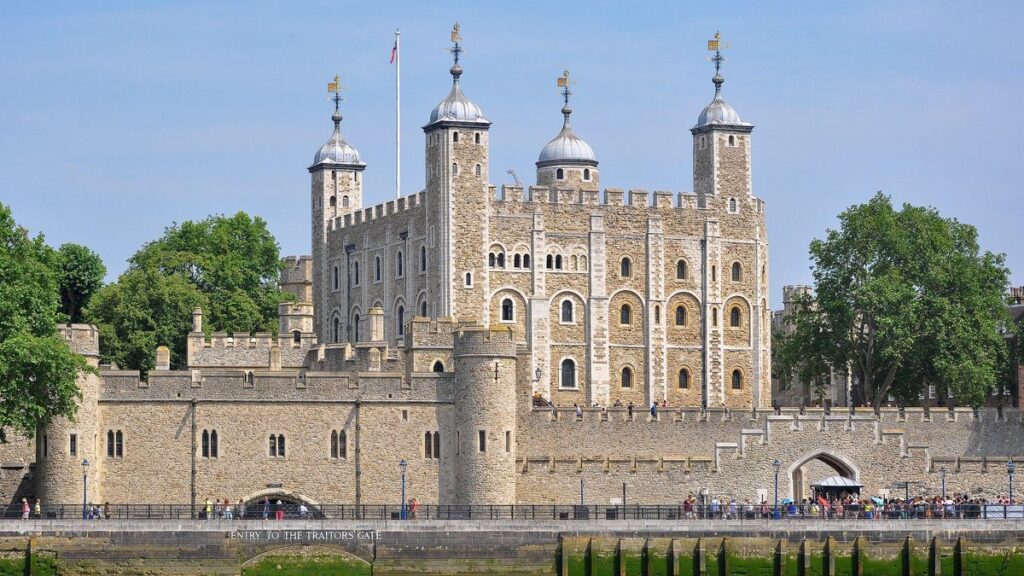 Hallazgo en la Torre de Londres: Arqueólogos descubren esqueletos de la Peste Negra y tumbas medievales