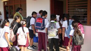 Más de 338 mil estudiantes de regreso a clases en Quintana Roo