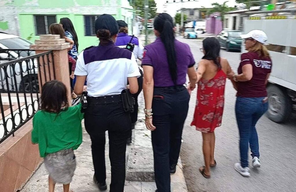 Rescatan a cinco menores en estado de abandono en Cancún