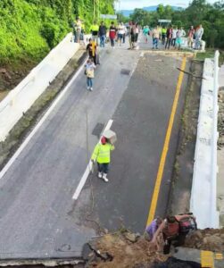 Colapsa puente en Chiapas por fuertes lluvias 