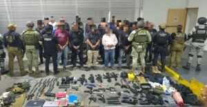 38 integrantes de la iglesia Luz del Mundo son detenidos en Michoacán