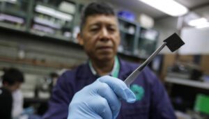 Mexicanos crean Hidrobinisa, el primer auto mexicano con hidrógeno y energía solar