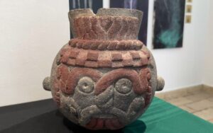México expone 26 piezas arqueológicas recuperadas en Nueva York 