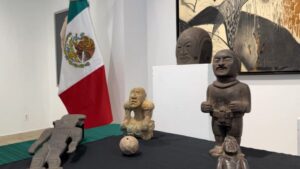 México expone 26 piezas arqueológicas recuperadas en Nueva York 