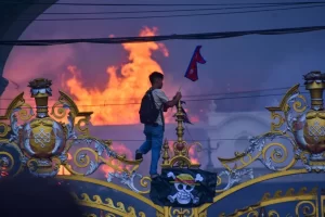 Queman viva en Nepal a esposa de ex primer ministro 