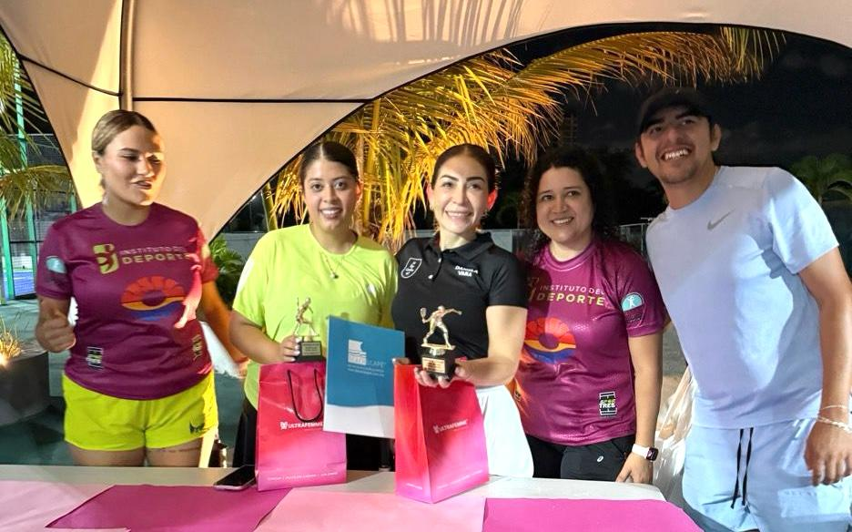 Pádel Rosa: Daniela Vara y Alexia López se coronan en el Prime Pádel Arena