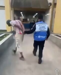 Detienen a joven disfrazado de “El Chavo del 8” con marihuana 