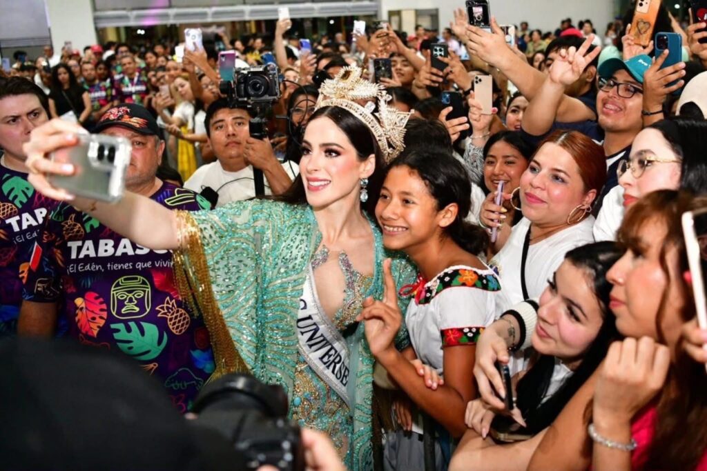 Con algarabía reciben en Tabasco a Fátima Bosch, Miss Universe México 2025