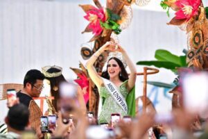 Con algarabía reciben en Tabasco a Fátima Bosch, Miss Universe México 2025