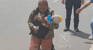 Sigue viva la abuelita que salvó a su nieta en explosión: informan autoridades