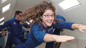 Christina Koch, la primera mujer astronauta en viajar a la Luna 
