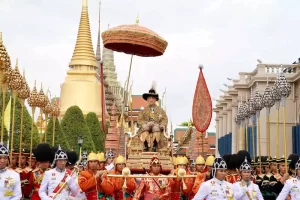 Rama X, el monarca más rico del mundo
