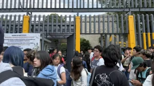 Desalojan Prepa 6 de la UNAM por amenaza de bomba 