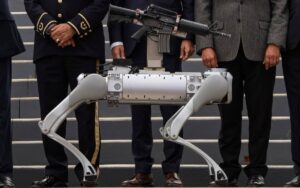 Presentan perro robot armado contra el crimen en Zacatecas FOTO CORTESÍA 
