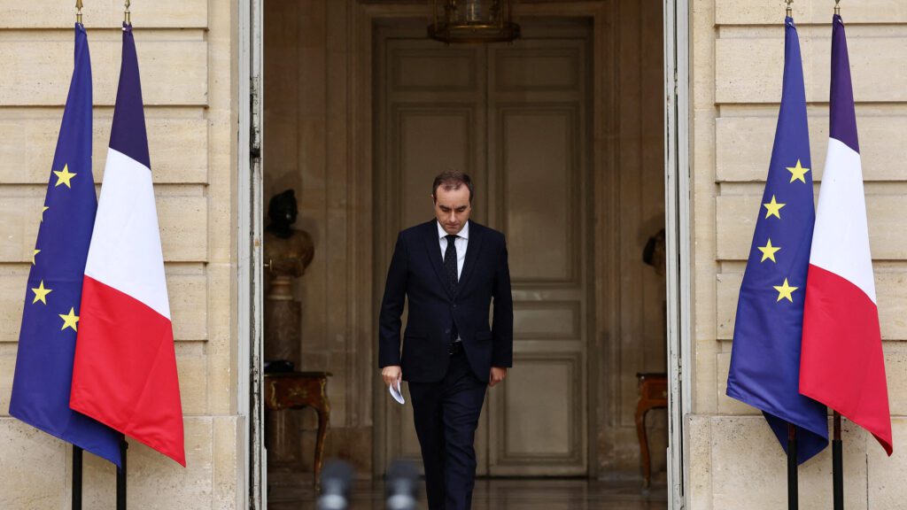 Crisis en Francia: Sébastien Lecornu dimite como primer ministro tras presentar su gabinete