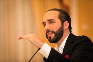 Nayib Bukele prohíbe el lenguaje inclusivo en El Salvador 