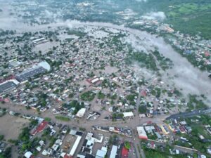 Suman 64 muertos y 65 desaparecidos por lluvias en cinco estados de México