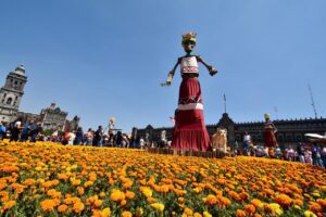 Inauguran Ofrenda Monumental de Día de Muertos 2025 en el Zócalo