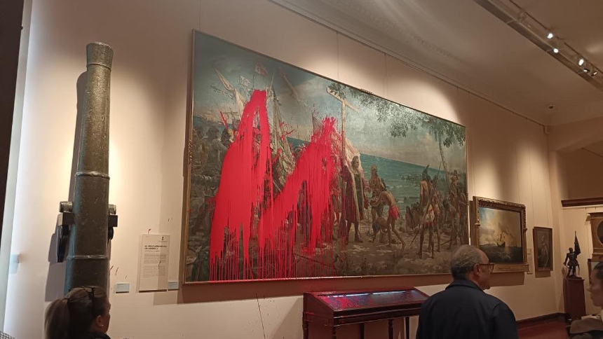 Arrojan pintura a cuadro sobre Cristóbal Colón en Museo Naval de Madrid