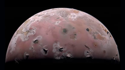 La UNAM descubre siete volcanes activos en la luna Ío de Júpiter