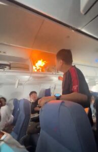 Avión se incendia en pleno vuelo tras una exposición 