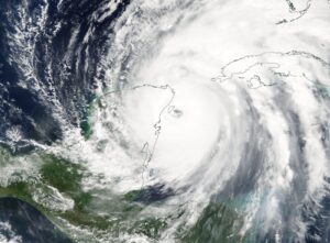 A 20 años del huracán Wilma, Mara Lezama reafirma la cultura de la prevención