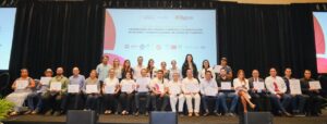 Entregan reconocimientos a trabajadores de la industria turística en Quintana Roo