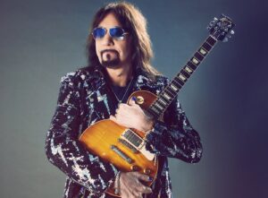 Muere Ace Frehley, miembro fundador de KISS, a los 74 años