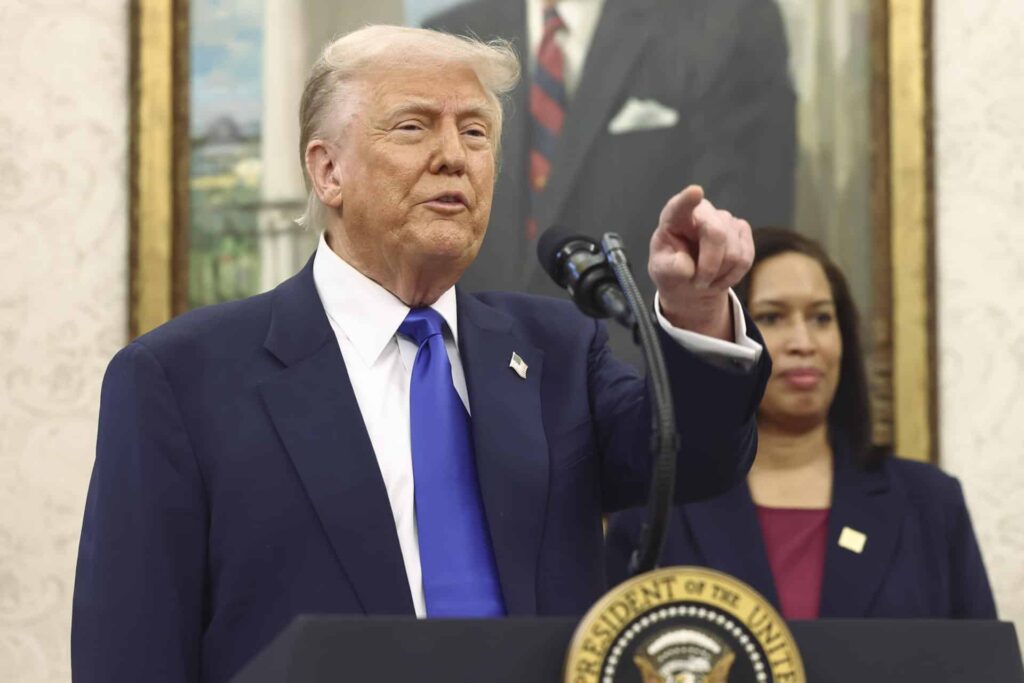 Trump propone pagar 2,500 dólares a menores migrantes para que se autodeporten