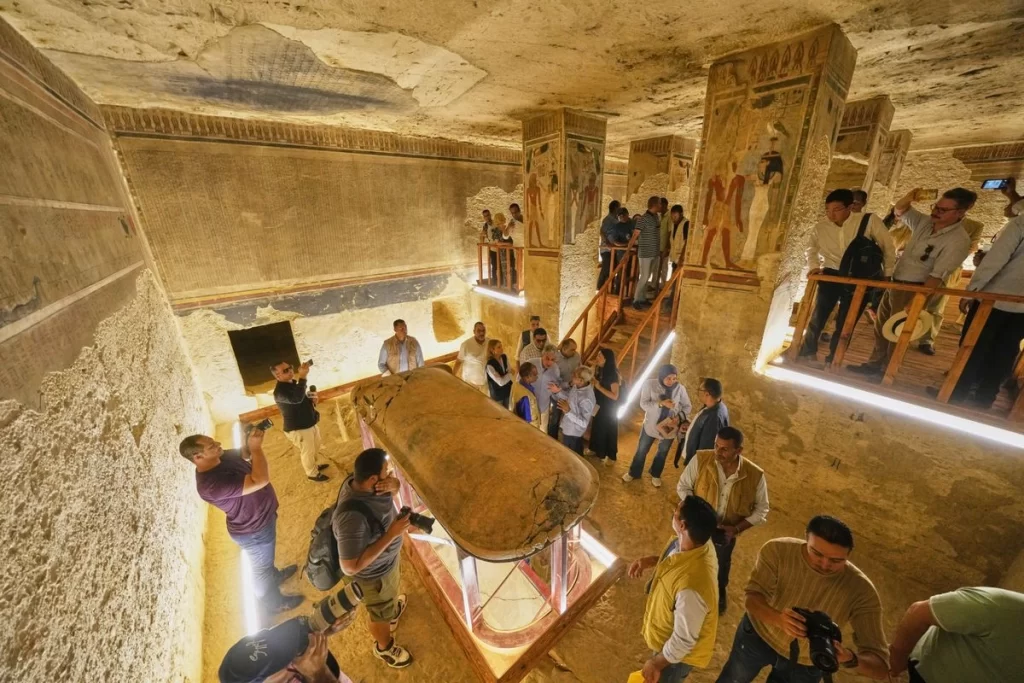 Abre Egipto al público tumba restaurada del faraón Amenhotep III en Luxor