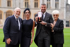 David Beckham es nombrado caballero por el rey Carlos III