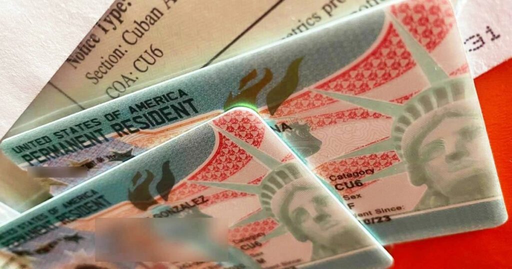 EE.UU. reevaluará las ‘green cards’ otorgadas a ciudadanos de 19 países tras nueva orden de Trump