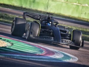 Checo Pérez de vuelta a pistas de la F1 con Cadillac y un Ferrari