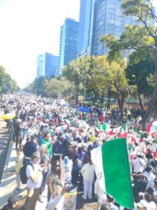 Mexicanos marchan en distintas ciudades para exigir justicia 