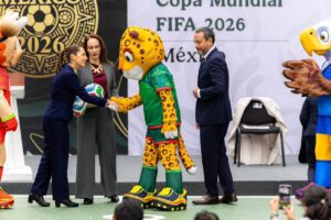 Sheinbaum presenta la Copa Mundial 2026 en Los Pinos