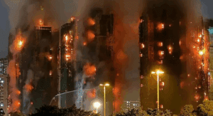 Sube a 128 el número de muertos por incendio en Hong Kong