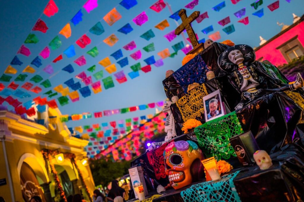 El origen y la historia del Día de Muertos: una celebración que honra la vida y la memoria