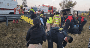 Vuelca autobús turístico en Michoacán deja 10 muertos y 20 heridos