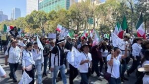 Mexicanos marchan en distintas ciudades para exigir justicia 