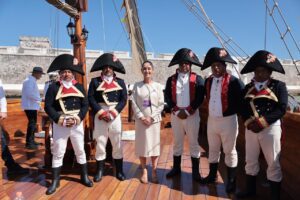 Sheinbaum conmemora en Veracruz, 200 años de la Independencia en el Mar