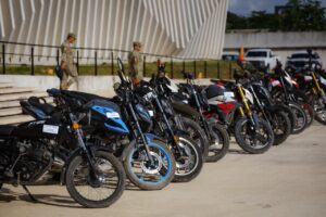 Mara Lezama entrega 16 motocicletas recuperadas en Cancún