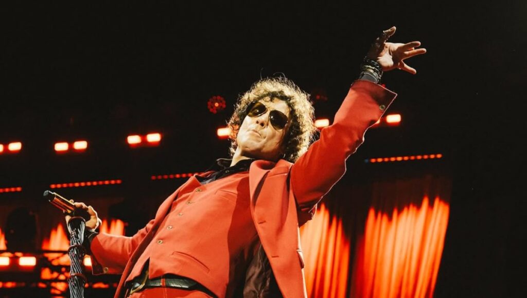 Enrique Bunbury se une como presentador a los Latin Grammy 2025